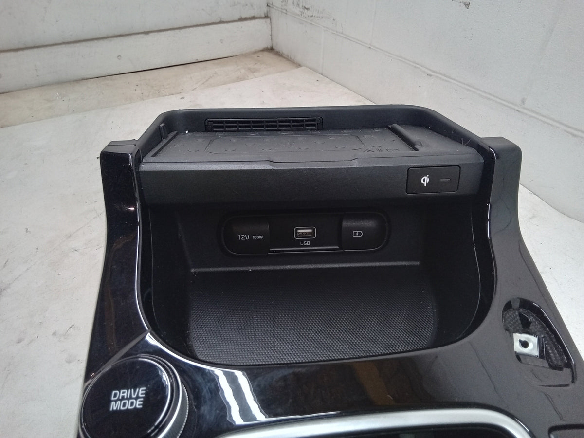 Pre-Owned 21 Kia Seltos Floor Center Console W/ Phone Charger And USB Ports OEM (Good)