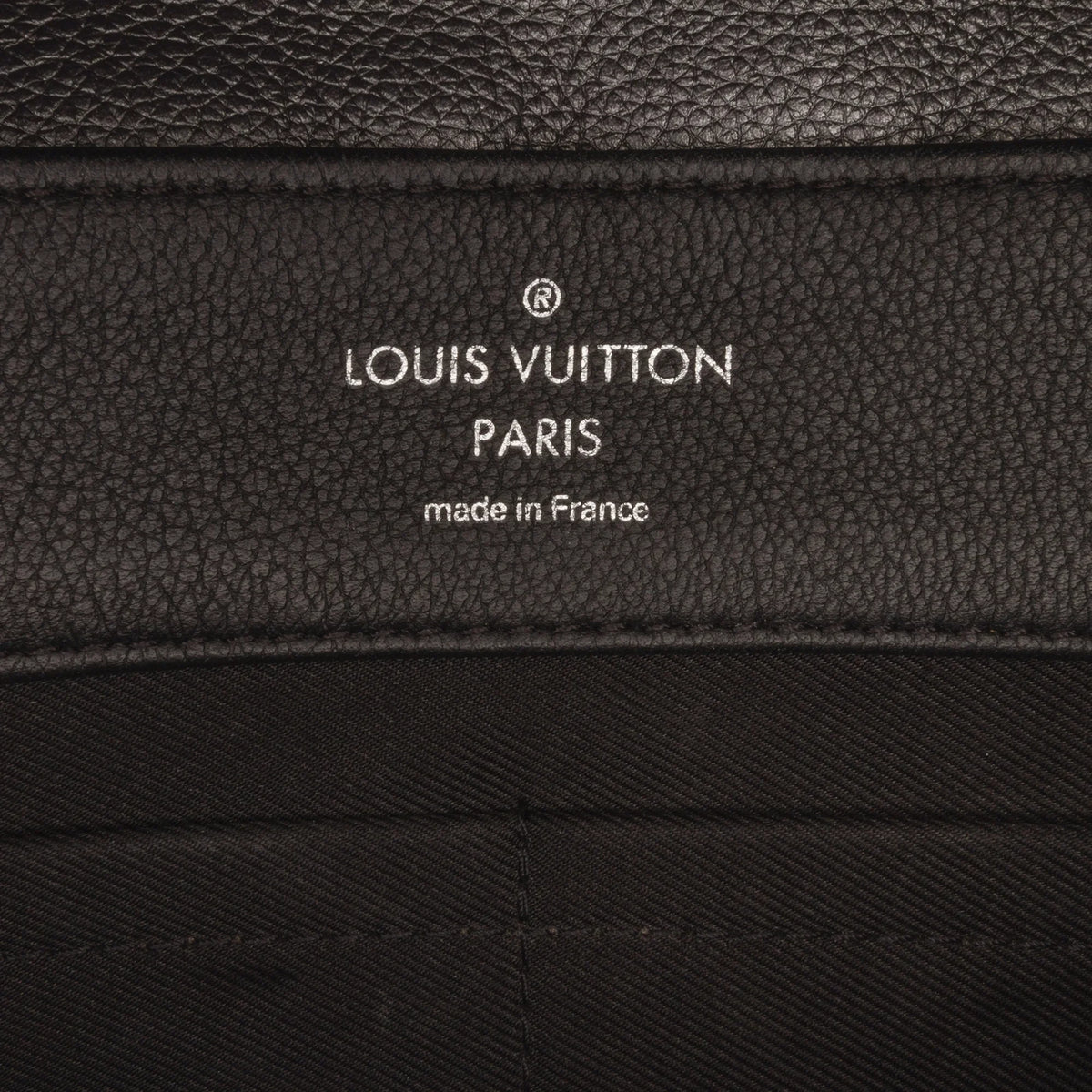 Pre-Owned Authenticated Louis Vuitton Eyelet LockMe II Calf Leather Gray Satchel Unisex (Good)