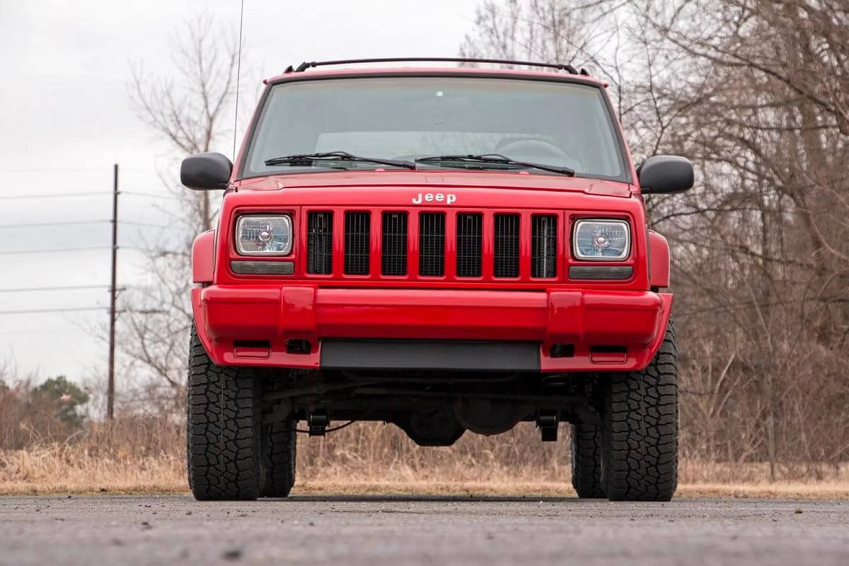 Rough Country 3" Lift Kit w/V2 Shocks for 1984-2001 Jeep Cherokee XJ - 670X70
