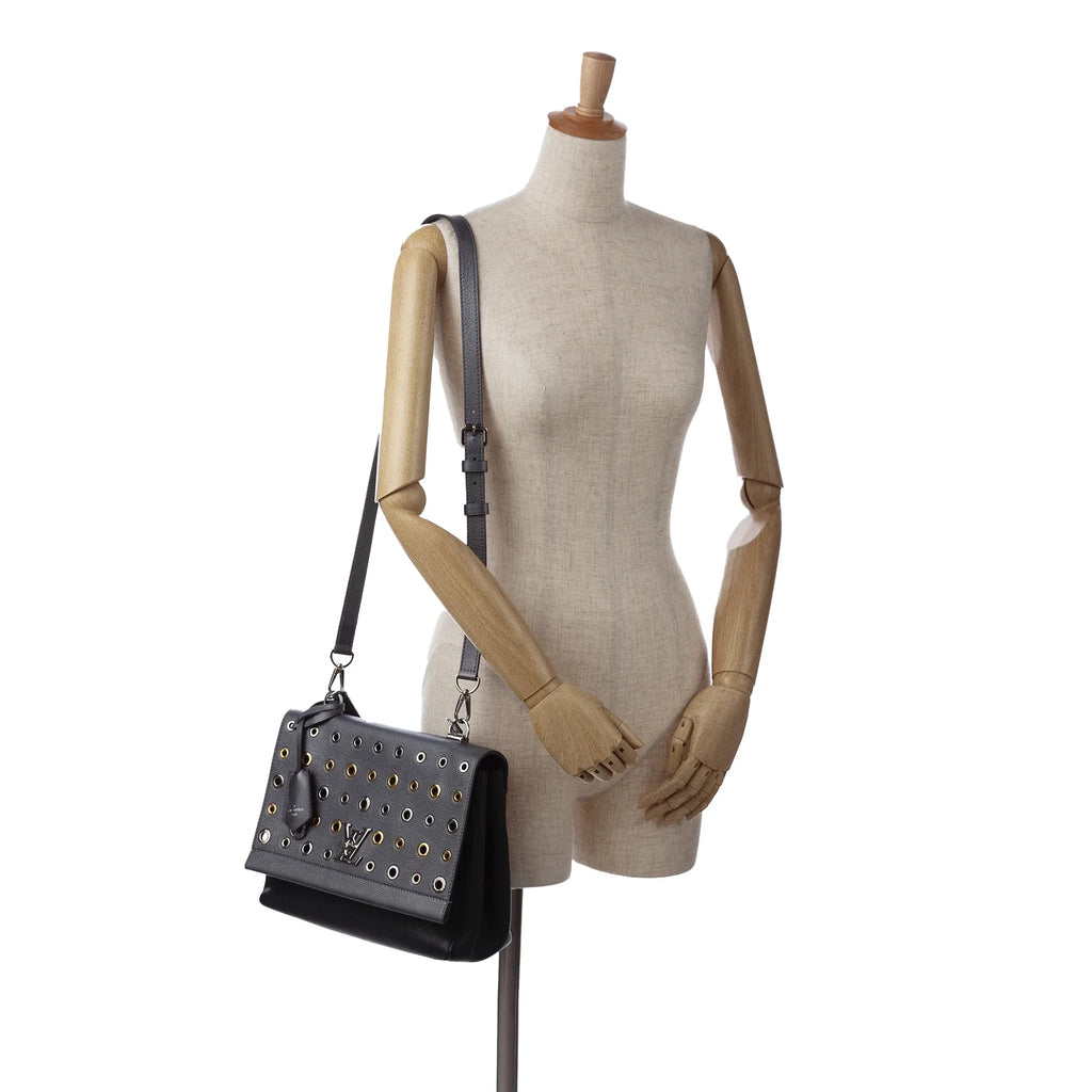 Pre-Owned Authenticated Louis Vuitton Eyelet LockMe II Calf Leather Gray Satchel Unisex (Good)
