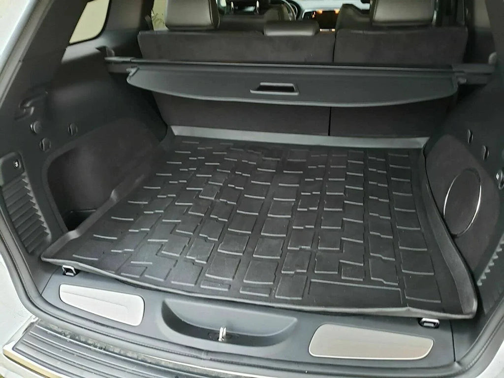 EACCESSORIES EA Cargo Liner – Trunk Mat for Jeep Grand Cherokee 2011-2022 – Weather-Resistant Trunk Mats for Cars with Raised Lip – Non-Slip Car Trunk Mat Rubber – Laser Pre-Cut Design