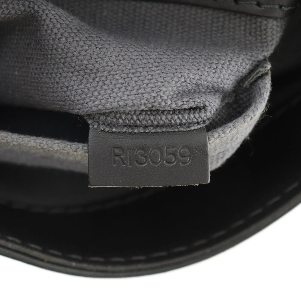 Pre-Owned LOUIS VUITTON Louis Vuitton Yuma Shoulder Bag Utah M97024 Leather Basalt Black RI3059 Men's (Good)